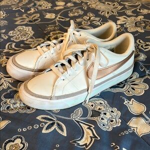 Nike Court Legacy Sneakers